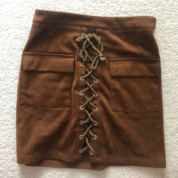 Lace up mini skirt - Picture 2 of 4